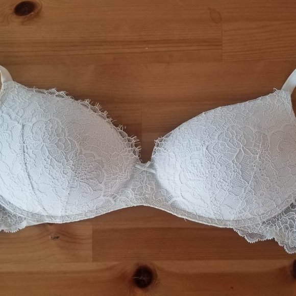 Victoria's Secret Dream Angels - White Lacy Padded Bra - No Underwire - 36C - Picture 2 of 7